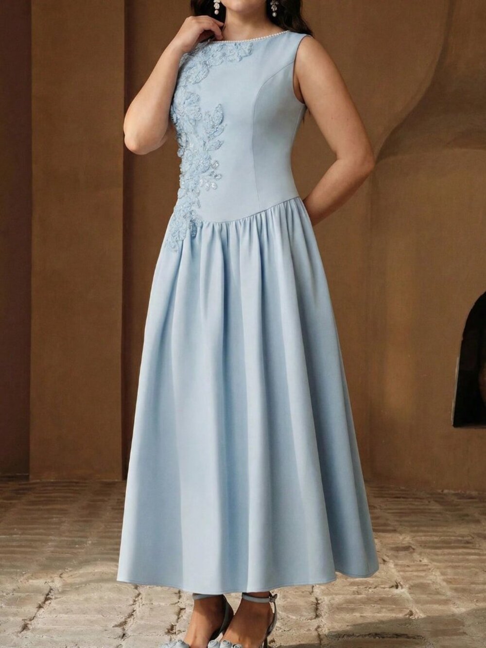 Blue Elegant Women's Plus Size Pearl Floral Pleated A-Line Maxi Dress - Picture 3 of 7